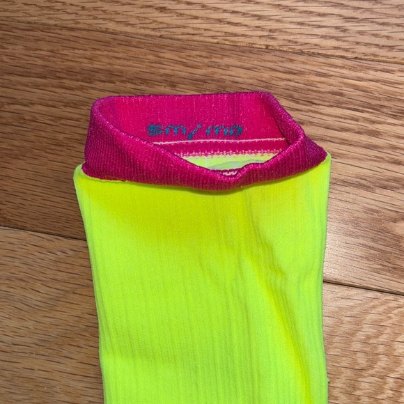 Pro Compression Socks - Picture 2 of 3